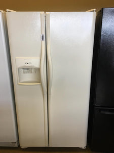 Frigidaire Refrigerator - 0417
