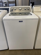 Load image into Gallery viewer, Maytag Bravo Washer - 6672
