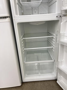 GE Refrigerator - 3011
