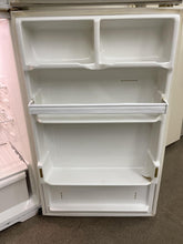 Load image into Gallery viewer, White Westinghouse White Refrigerator - 8411
