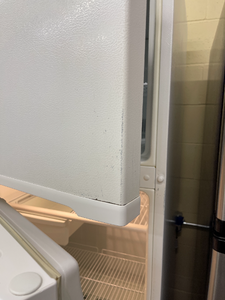 Magic Chef Refrigerator - 2566