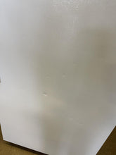 Load image into Gallery viewer, HotPoint Refrigerator - 0199
