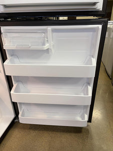GE Black Refrigerator - 3329
