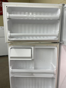 Hotpoint Refrigerator - 8847