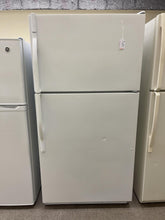Load image into Gallery viewer, Kenmore Refrigerator - 5717
