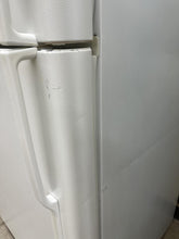 Load image into Gallery viewer, GE Refrigerator - 8452
