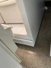 Load image into Gallery viewer, Gibson Refrigerator - 3180
