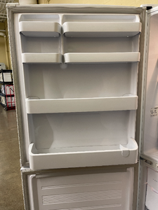 Samsung White Bottom Freezer Refrigerator - 2221