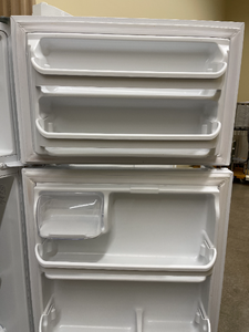 Frigidaire Refrigerator - 3443