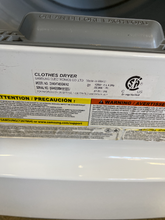 Load image into Gallery viewer, Samsung Washer and Gas Dryer Set -0976 - 0975
