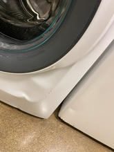 Load image into Gallery viewer, Electrolux Front Load Washer - 3089
