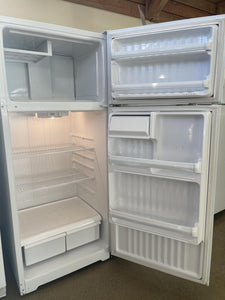 HotPoint Refrigerator - 7015