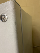 Load image into Gallery viewer, GE Refrigerator - 3294
