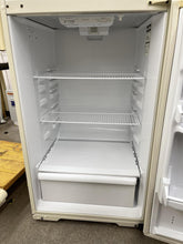 Load image into Gallery viewer, Frigidaire Bisque Refrigerator - 0576
