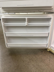 Amana Bottom Freezer Refrigerator - 4814