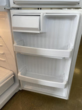 Load image into Gallery viewer, Hotpoint Refrigerator - 3258
