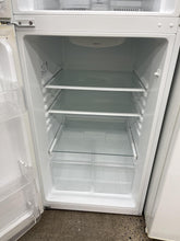 Load image into Gallery viewer, GE Refrigerator - 7921
