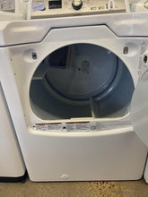 Load image into Gallery viewer, Maytag Bravo Washer and Gas Dryer Set - 8707 - 7717
