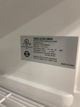 Load image into Gallery viewer, GE Refrigerator - 7500
