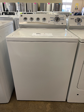 Load image into Gallery viewer, Kenmore washer and gas dryer set - 2659 - 2876
