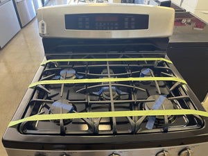 GE Stainless Gas Stove - 3255