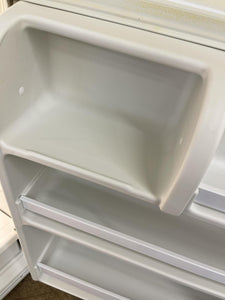 Estate White Refrigerator - 9903