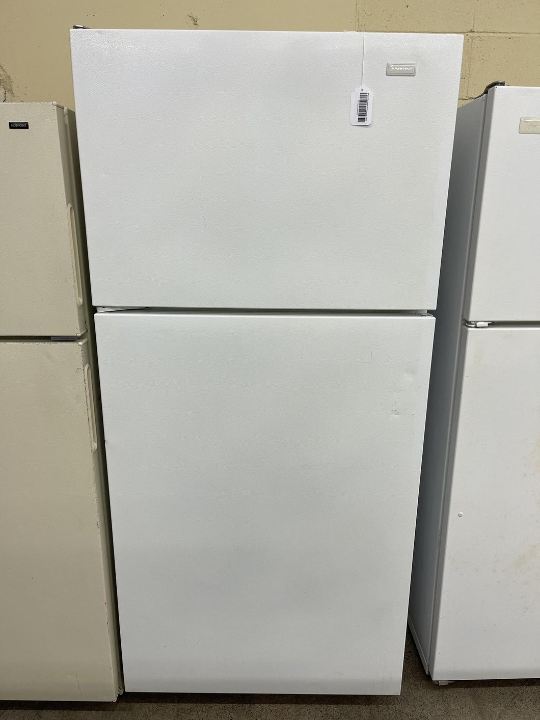 Magic Chef White Refrigerator - 0952