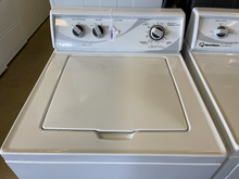 Load image into Gallery viewer, Speed Queen Washer and Gas Dryer Set - 1915 - 1916
