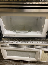Load image into Gallery viewer, Frigidaire Stainless Microwave - 0958
