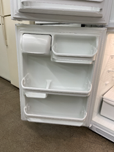 Load image into Gallery viewer, Gibson Refrigerator - 3180
