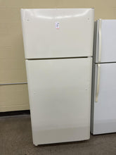 Load image into Gallery viewer, Electrolux Refrigerator - 7532
