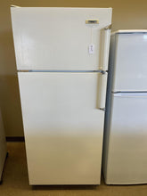 Load image into Gallery viewer, Gibson Refrigerator - 7392
