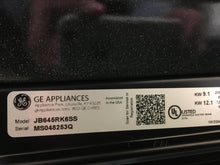 Load image into Gallery viewer, GE Stainless Electric Stove - 6670
