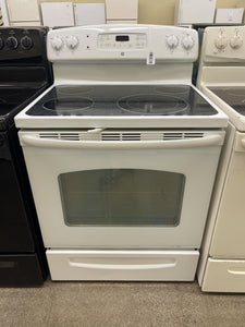 GE White Electric Stove - 3651