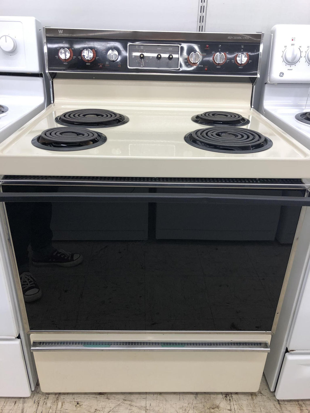 White-Westinghouse Coil Electric Stove - 1155