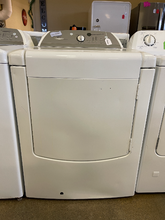 Load image into Gallery viewer, Whirlpool Washer and Gas Dryer Set - 3088 - 1769
