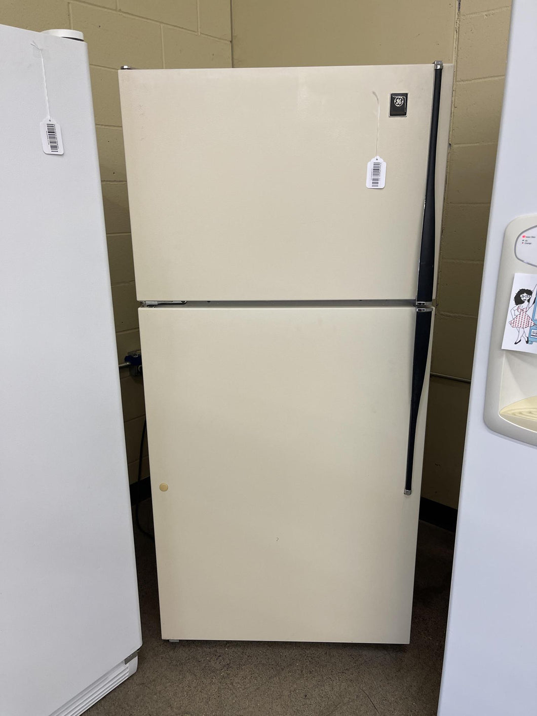 GE Bisque Refrigerator - 5747