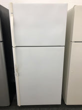 Load image into Gallery viewer, Kenmore Refrigerator - 1600
