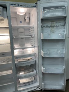 GE White Side by Side Refrigerator - 1236