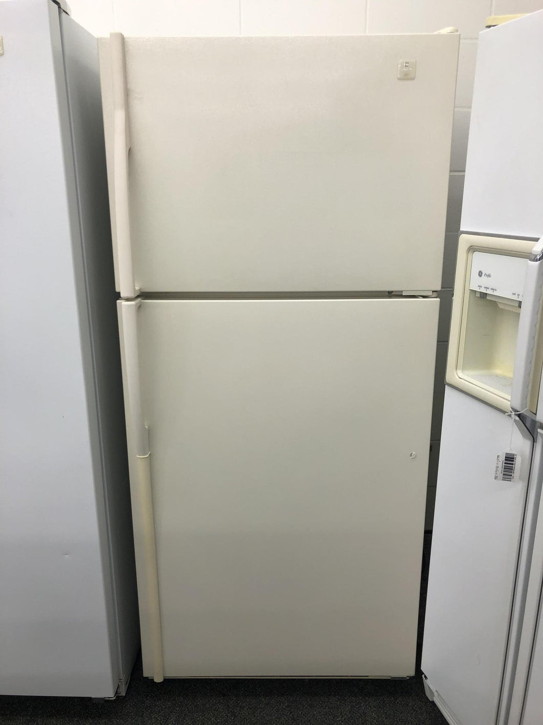 Maytag Refrigerator - 4685