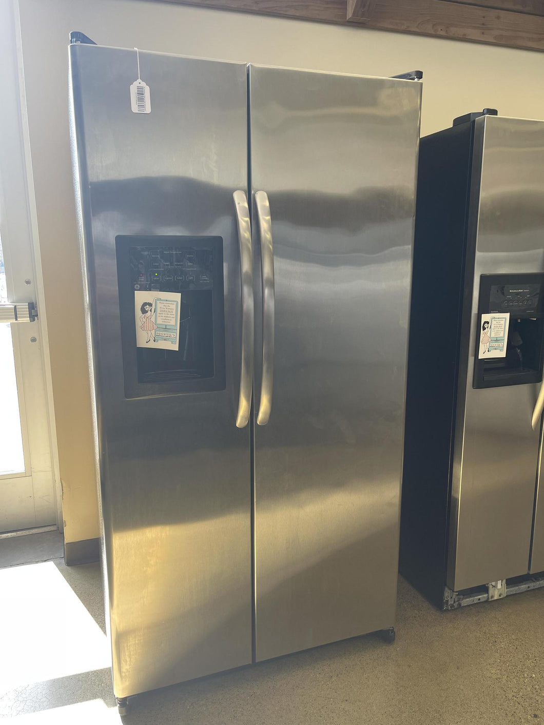 GE Stainless Side by Side Refrigerator - 6066