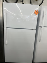 Load image into Gallery viewer, GE Refrigerator - 9981
