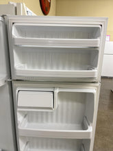 Load image into Gallery viewer, Hotpoint Refrigerator - 1221
