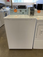 Load image into Gallery viewer, Whirlpool Coin-Operated Washer and Gas Dryer Set - 1799 - 7028
