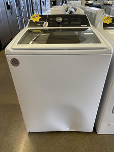 Whirlpool Washer and Gas Dryer Set - 5542 - 8279