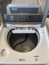 Load image into Gallery viewer, Maytag Washer and Gas Dryer Set - 1041-1043
