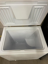 Load image into Gallery viewer, Whirlpool Chest Freezer - 7512
