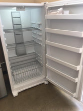 Load image into Gallery viewer, Whirlpool Freezer - 4041
