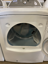 Load image into Gallery viewer, Whirlpool Washer and Gas Dryer Set - 3088 - 1769
