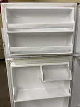 Load image into Gallery viewer, Magic Chef White Refrigerator - 0952
